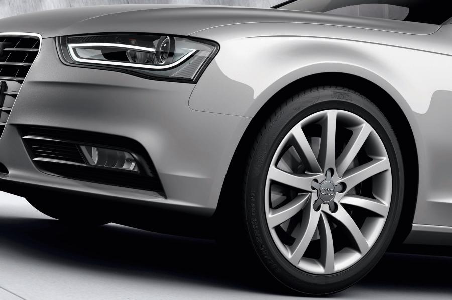 Колеса Audi A4 2.0T Quattro Sedan (B8, 8K) 2012 года  (фото 4 из 7)